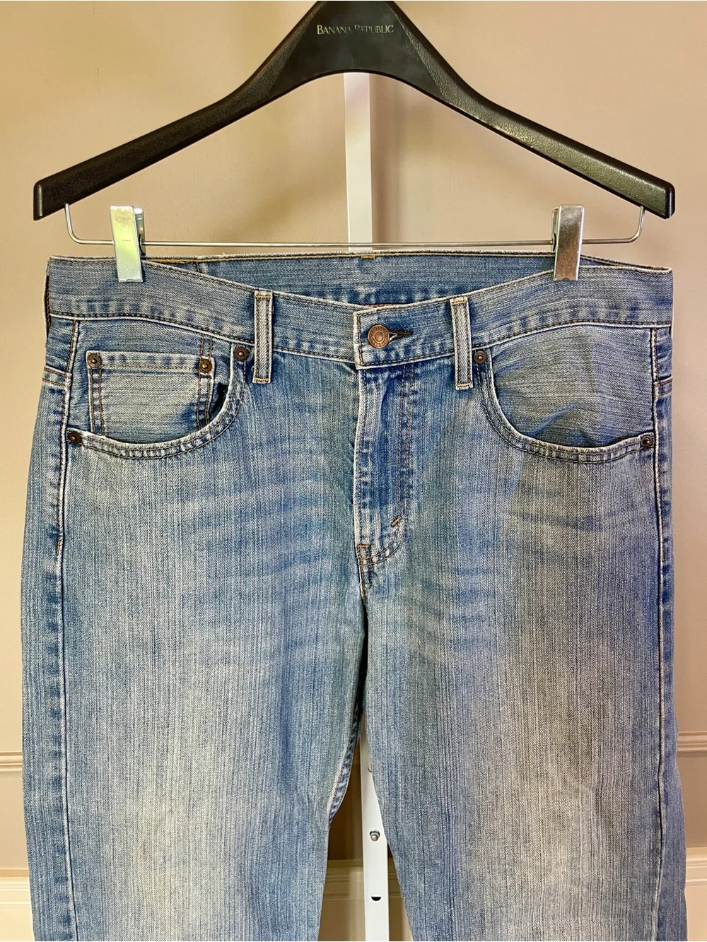 Levis waist laid